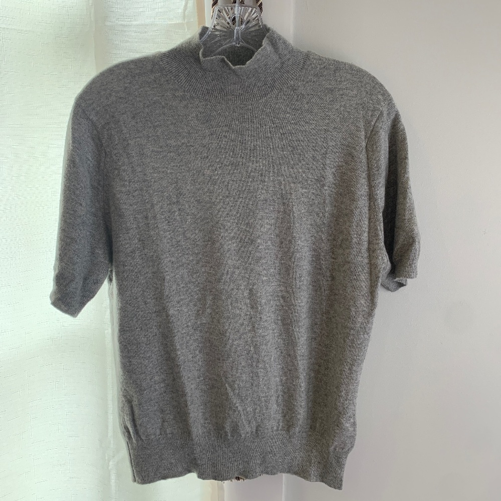 Neiman Marcus pure cashmere sweater
